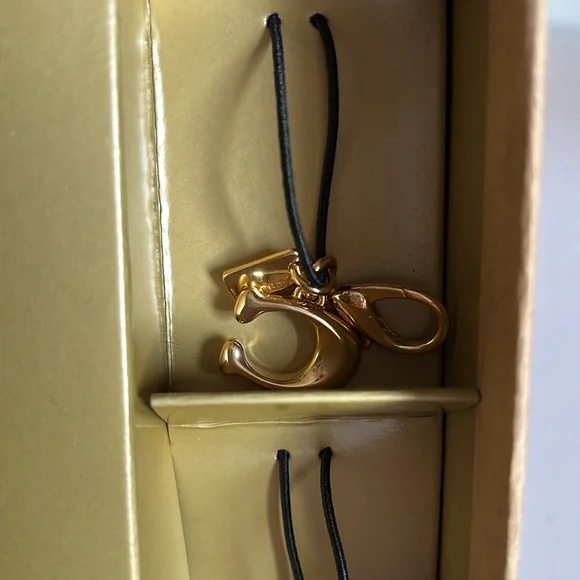 Coach Mini Wallet On A Chain - Picture 8 of 14